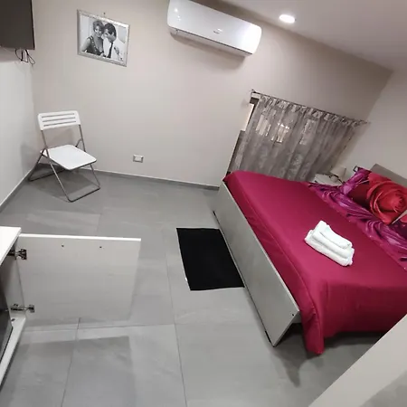 Gio Naples