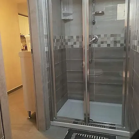 Gio Nocleg ze śniadaniem *